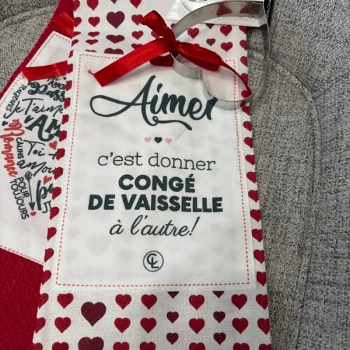 c0151753-6c54-42b5-899c-0cb9591925a1-23873-000003144f312875_file Duo de linges à vaisselle avec emporte-pièce en forme de ♥️